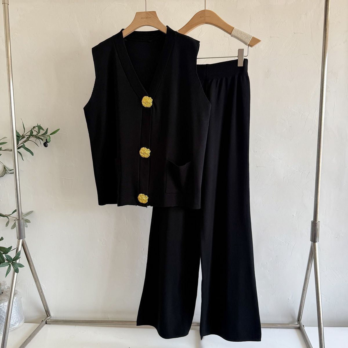 Women's Clothing Summer Gold Button V Neck Knitted Vest Casual Loose Trousers Knitted Two Piece Suit_ecoleips.com