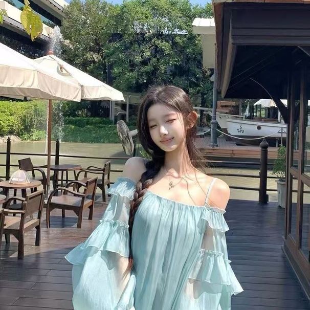 2026 Sring/Summer New French Off-Shoulder Sweet Niche Three-Dimensional Halter Neck Design Elegant Long-Sleeve Shirt_ecoleips.com