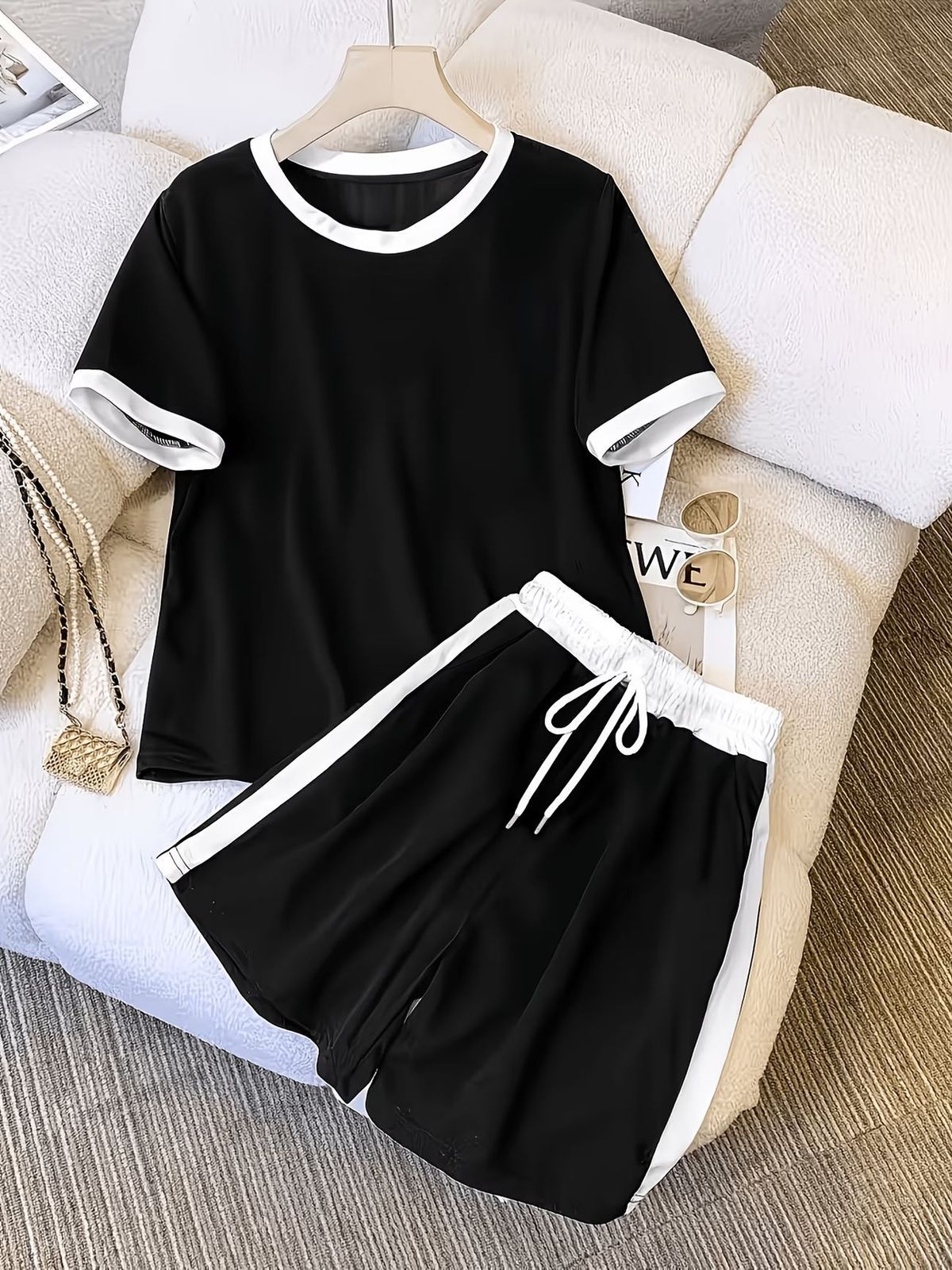 Women's Classic Two Piece Set Black And White Contrast Summer Casual Print Design Top With Shorts Short Sleeve_ecoleips.com
