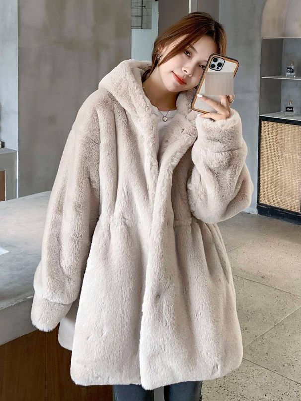Long Hooded Faux Fur Coat – Slim Waist Belt & Plush Rabbit-Like Texture (Beige/Black/White/Pink) – Winter Statement Piece For Effortless Elegance_ecoleips.com