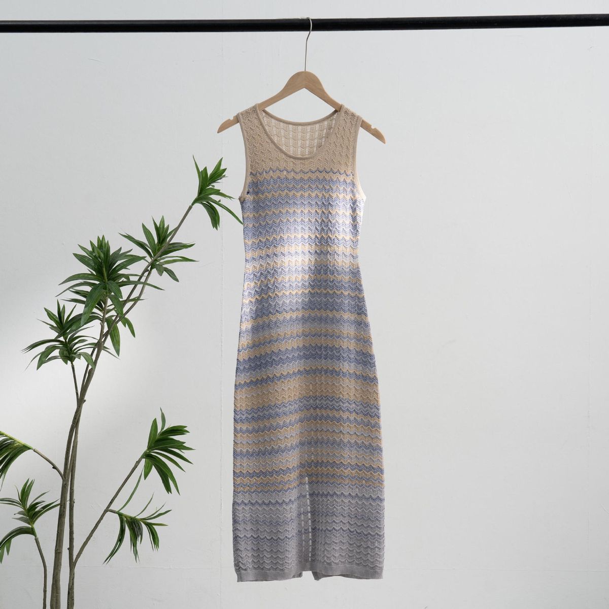 Women's Clothing Temperament Gradient Gold Thread Design Knitted Sleeveless Dress Home Same Style_ecoleips.com