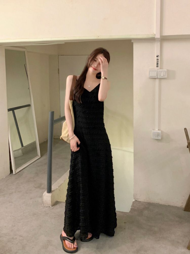 Gentle French Style V-Neck Lace Dress For Women In Summer 2025, Simple And Versatile Camisole Long Skirt, A-Line Skirt_ecoleips.com