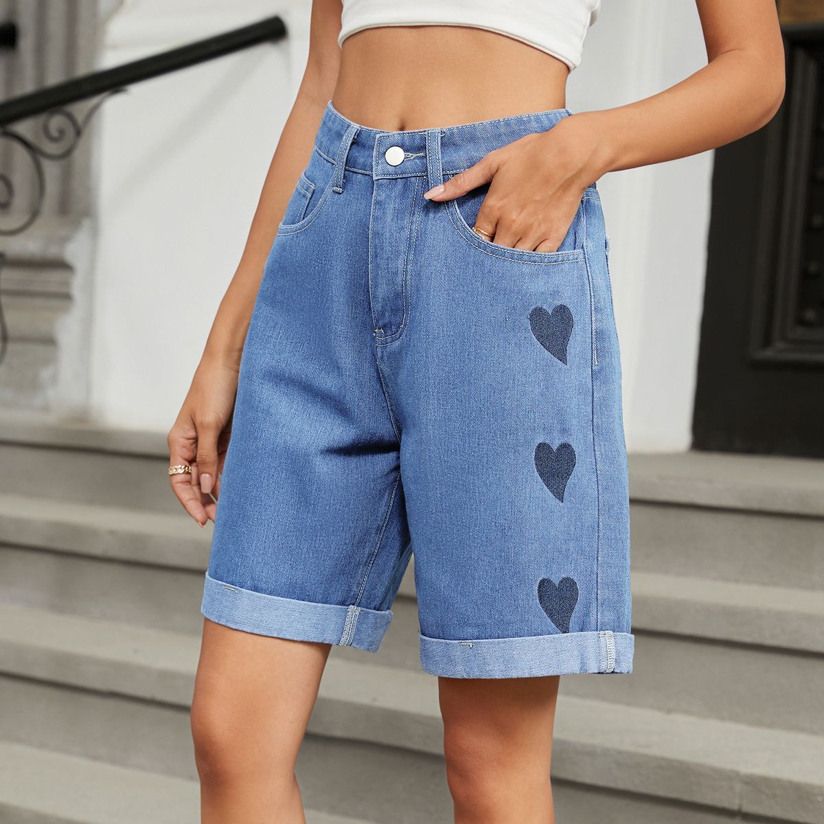 Women's Clothing New Ripped And Curled Five Point Denim Shorts And Casual Pants Are Trendy_ecoleips.com