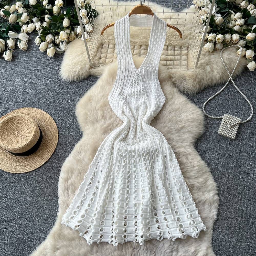Women's Clothing Style Women's Sleeveless Halter Neck Knit Dress Sexy Backless Hollow Out A-Line Skirt Light Luxury_ecoleips.com
