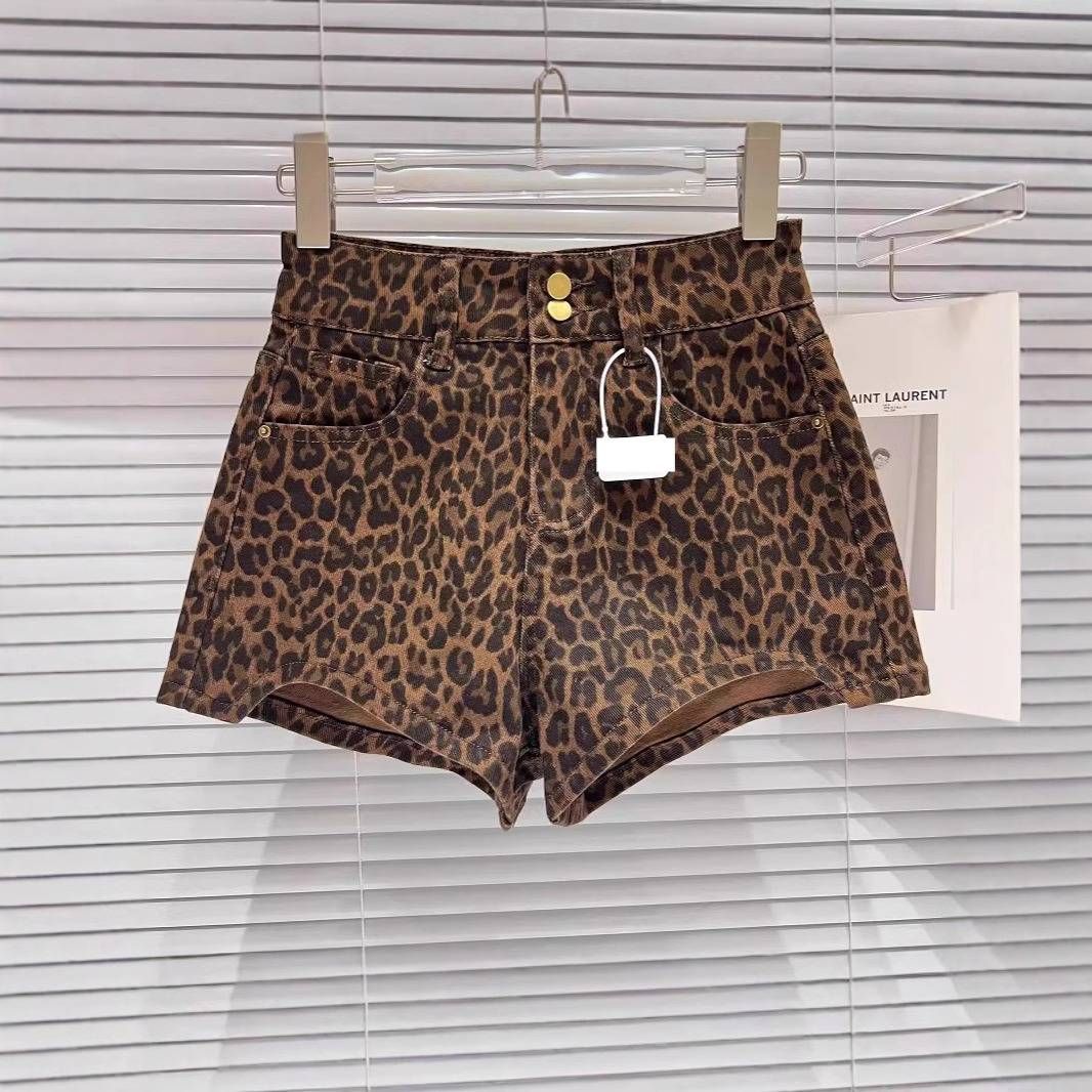 Women's High-Waisted Thigh- Revealing Denim Shorts Style Leopard Print Double Button Curved Design Hot Pants New Fashion_ecoleips.com