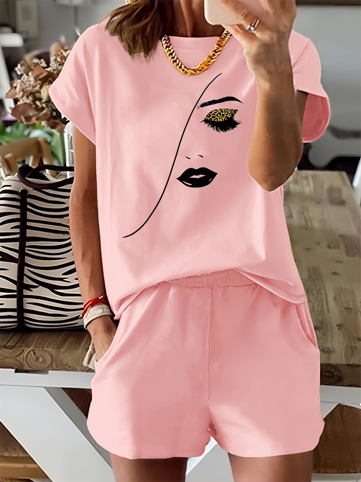 Women’s 2 Piece Outfit Set – Oversized Graphic T-Shirt And Biker Shorts Matching Set, Casual Summer Lounge Tracksuit For Daily Wear-328_ecoleips.com