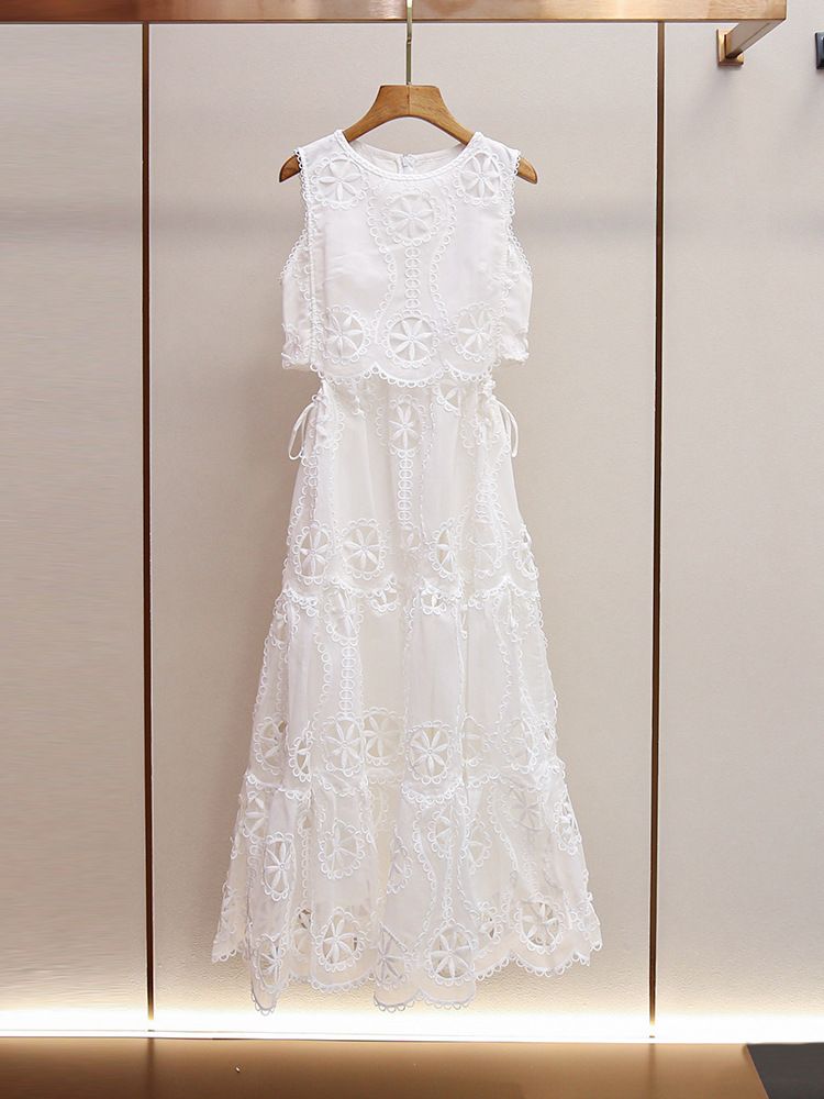 Shenzhen Nanyou High End Women's Clothing New French Lace Hollow Hepburn Style Heavy Embroidery Sweet Dress For Women_ecoleips.com
