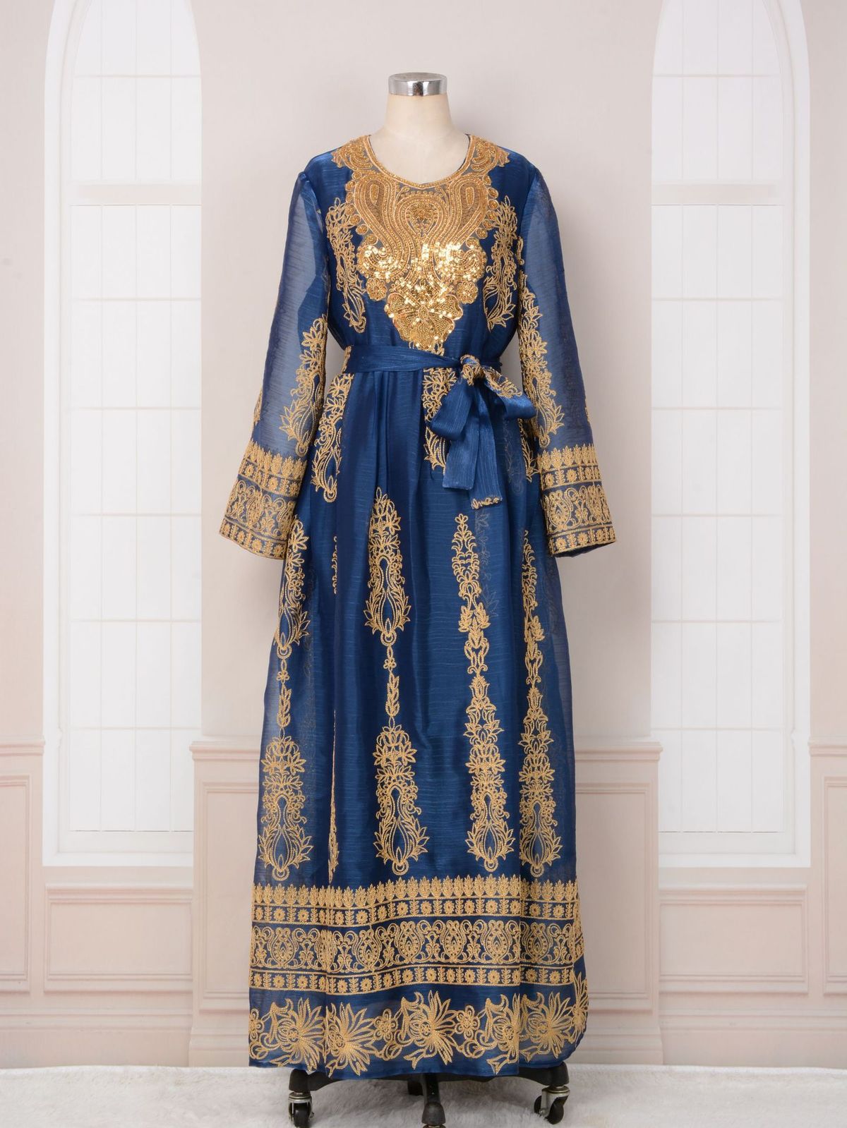 Women's Clothing New Embroidered Flower Pattern Round Neck Long Dress_ecoleips.com