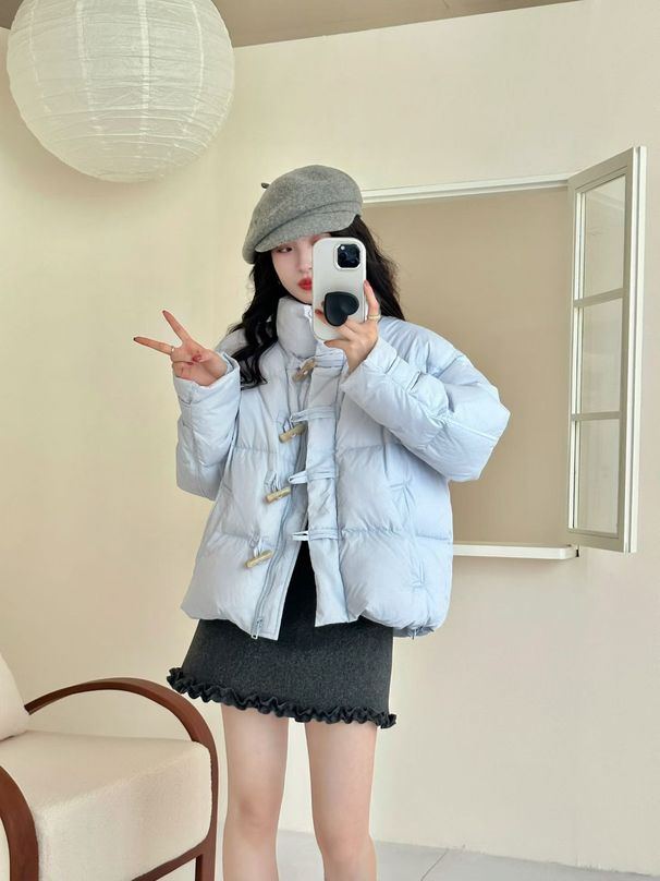 girl Girl Girl Yimo Korean Style Design Horn Button Short Jacket For Women 2025 New Small Sweet White Duck Down Coat_ecoleips.com