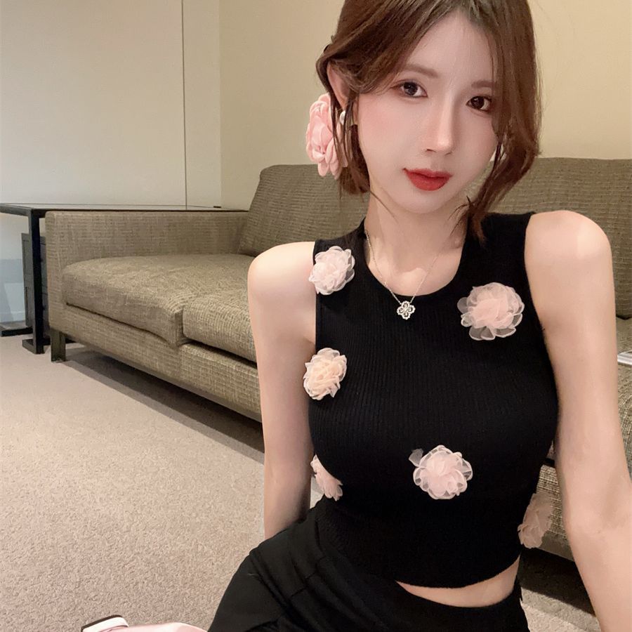 Gentle And Sexy Design With Three-dimensional Floral Details, Women's Summer Slim-fit Short Sleeveless Knitted Camisole_ecoleips.com