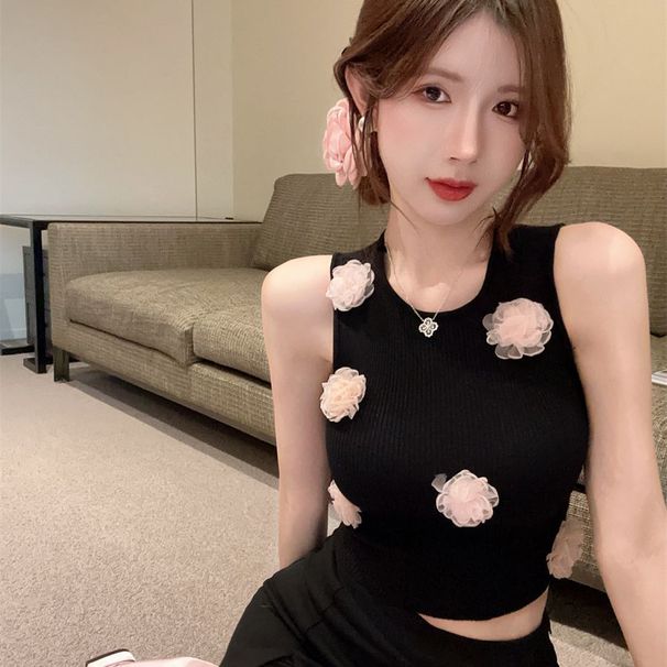 Gentle And Sexy Design With Three-dimensional Floral Details, Women's Summer Slim-fit Short Sleeveless Knitted Camisole_ecoleips.com