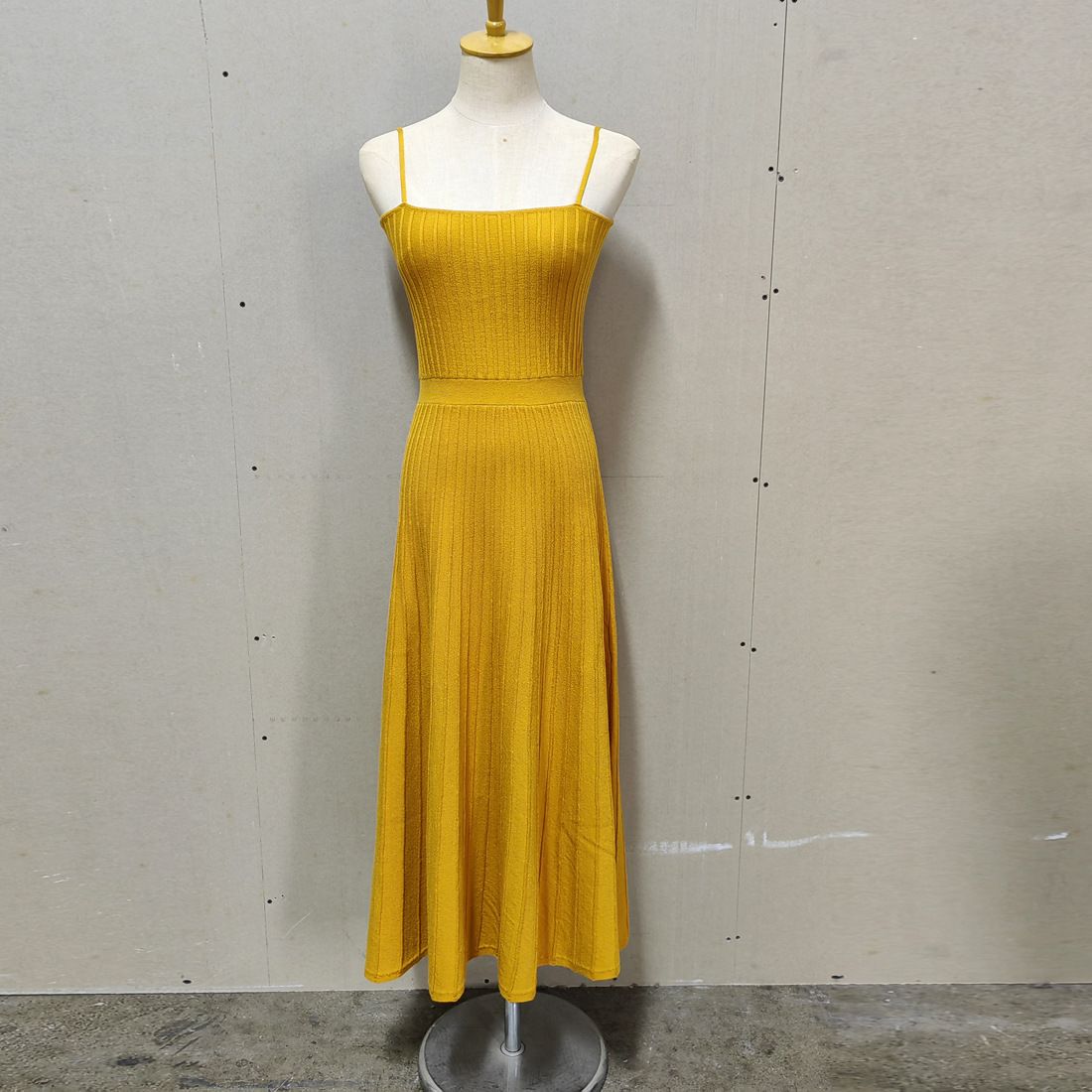 Summer Women's Clothing Tube Top Slim High Waist Suspender Knitted Dress Seaside Holiday Pleated Long Skirt_ecoleips.com