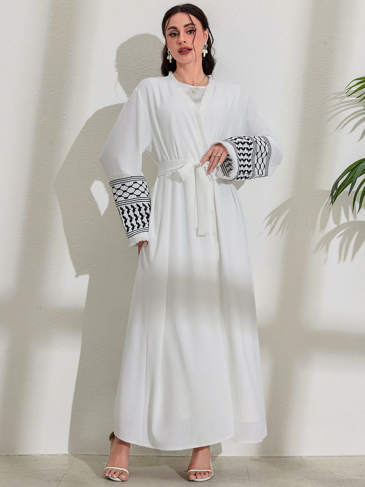 Muslim Clothing Fashion Elegant Pocket Cardigan Embroidered Color Block Black And White Dress Robe_ecoleips.com