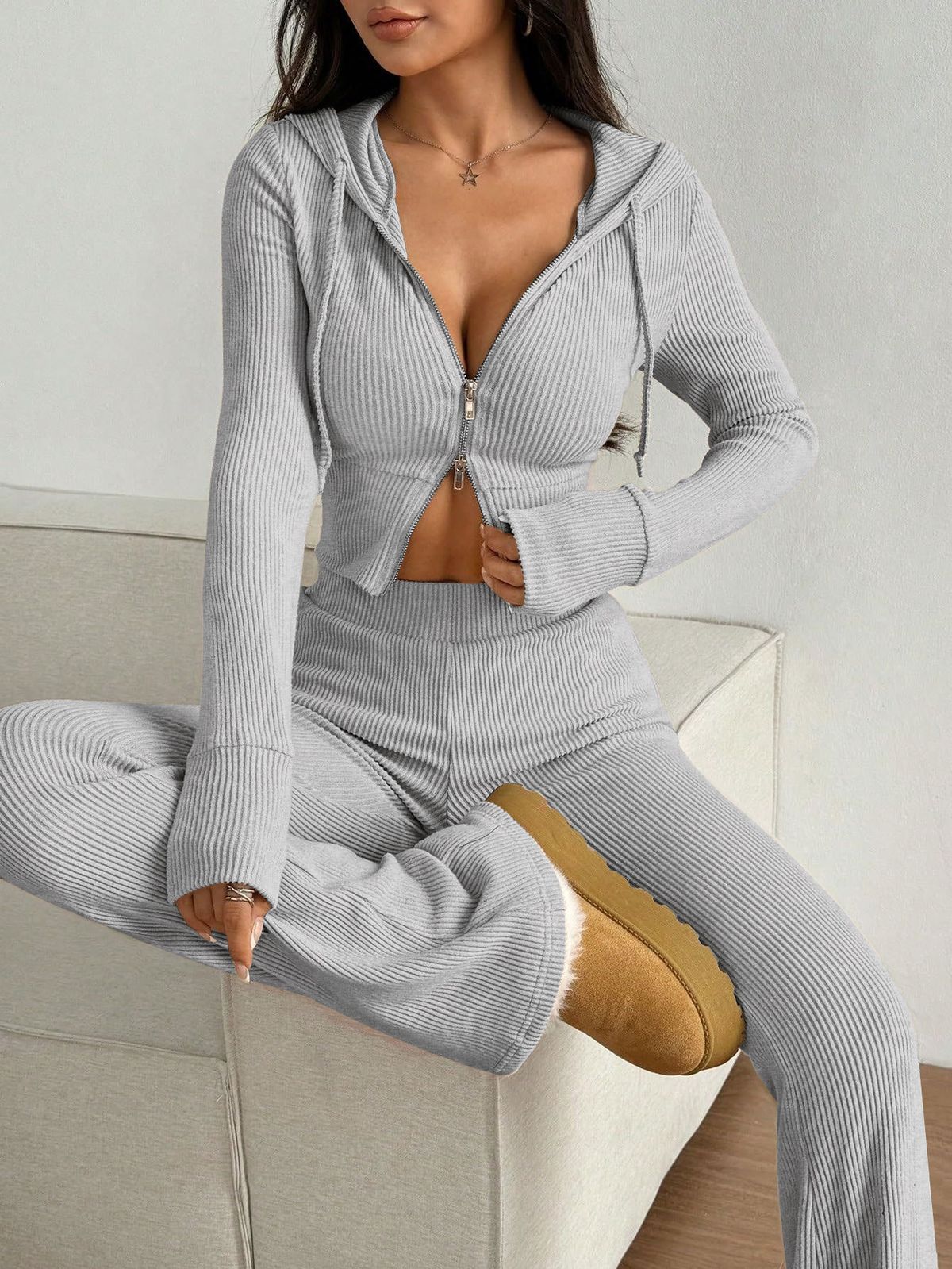 "Women's Cropped Zip-Up Hoodie & Jogger Set – Winter Streetwear Ribbed Fleece Tracksuit (S-XL, Poly-Spandex Blend)"_ecoleips.com