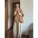 Stunning Early Autumn Outfit In Korean Old Money Style, With A Relaxed And Sophisticated Vibe, Super Stylish Cape_ecoleips.com
