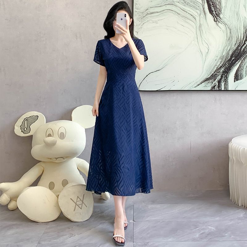 Spring/Summer Striped Maxi Dress With Waistline Cinching For Slimming Effect, Perfect For Vacation Trips, Beachwear, Or_ecoleips.com