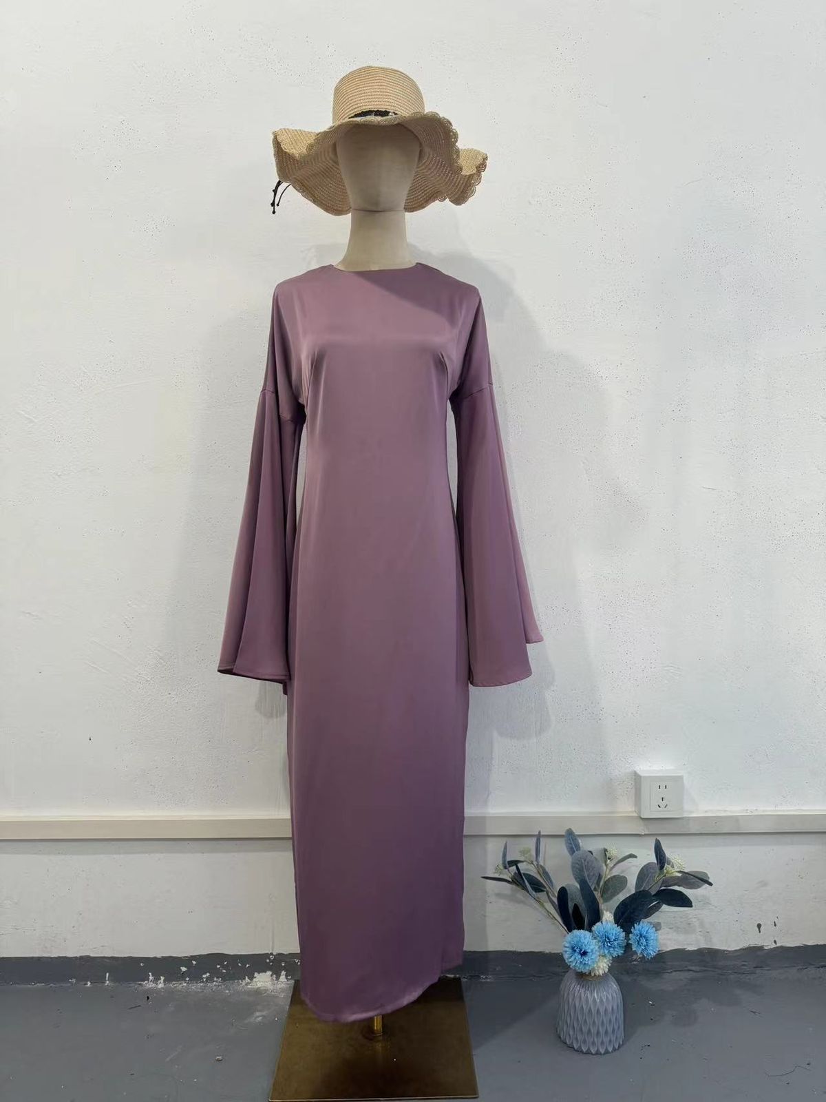 Spring Satin Slimming Dress For Women With Bell Sleeves And Waist Cinching Solid Color Blend Of Cotton And Polyester_ecoleips.com