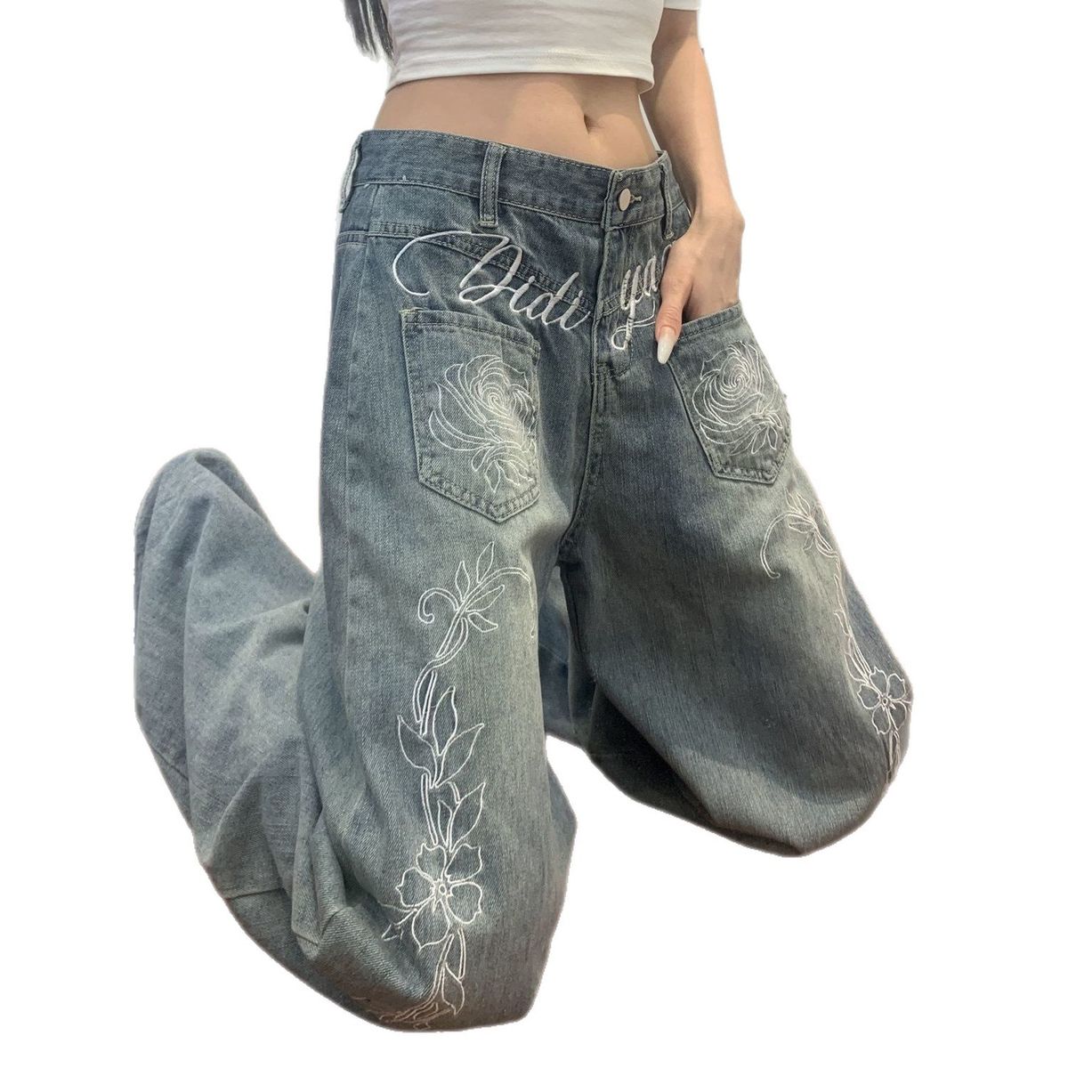 2027 Fashion American Retro Jeans Women Cotton High Waist Flowers Embroidery Washed Curved Knife Wide Legs Denim Pants_ecoleips.com