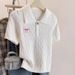 Women's White Polo Collar Knit Top Short Sleeve Shirt with Bow Embroidery And Button Detail Summer 2025_ecoleips.com