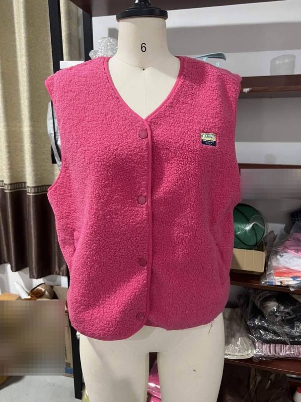 Women's Clothing Fluffy Sleeveless Short Vest Top For Women - Trendy Cropped Button-Up Cardigan With Pockets_ecoleips.com
