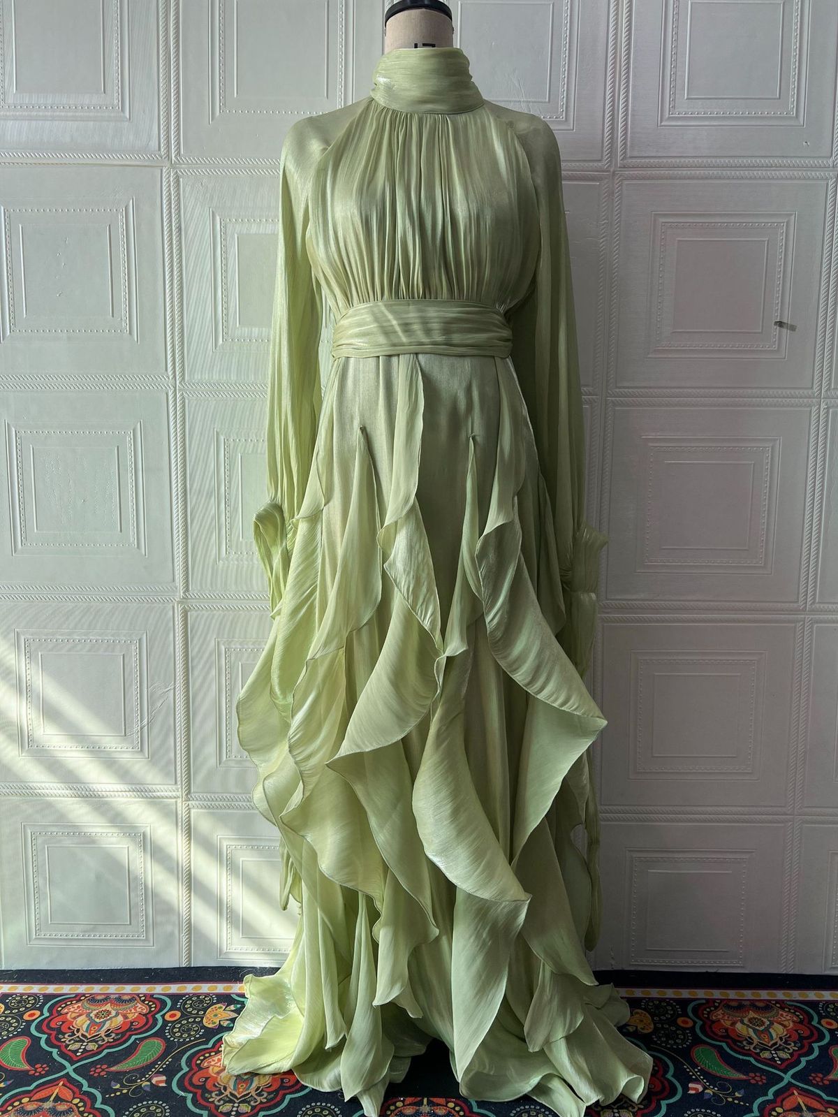 Women's Round Neck Long Sleeve Dress Waist Defining Ruffles Fashionable_ecoleips.com