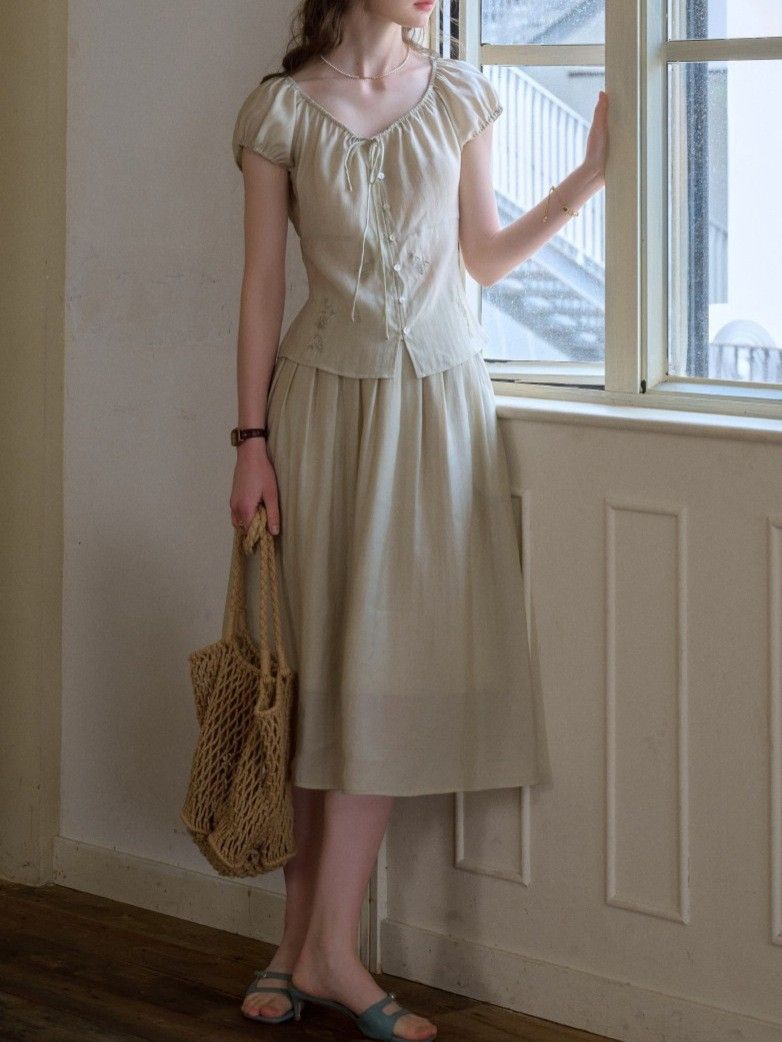 Cool Tencel Retro V-neck Plant Embroidery Suit Skirt/shirt Skirt_ecoleips.com
