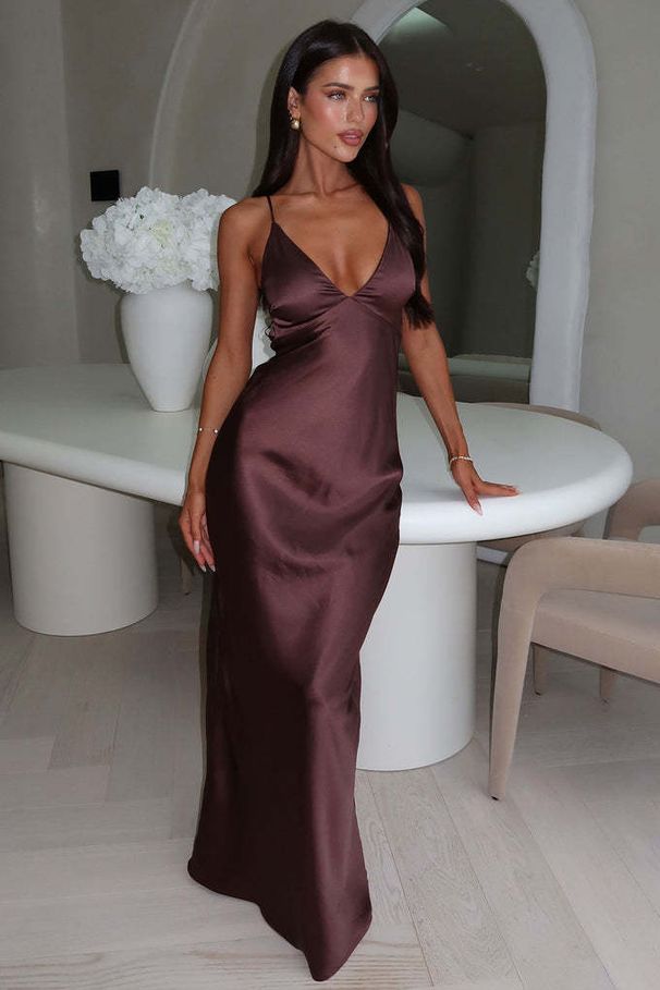 Elegant V Neck off Shoulder Slim Fit Dress for Women with Back Tie European And American Style Thin Strap Cross Border Clothing 2025_ecoleips.com