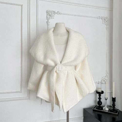 "Korean Style Winter Jacket For Women – Oversized Lapel, Adjustable Belt, Slim Fit For Petite Figures (S/M/L)"_ecoleips.com
