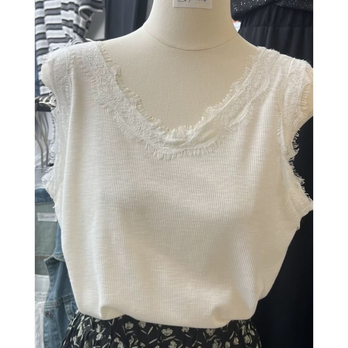 Lace Camisole Women, New Spring/summer/autumn Style, Plus Size, Loose Fit, Tummy-covering, Suitable For Outerwear Or As_ecoleips.com