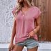2026 Spring/Summer Women's Fashion Collection: Solid Color Short-Sleeved Tops With Twist-Button Design_ecoleips.com