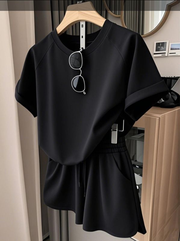 Women's Casual Loose Fitting round Neck Short Sleeve T-Shirt Set with Raglan Sleeves Stylish Sporty Two-Piece Set for Spring/Summer_ecoleips.com