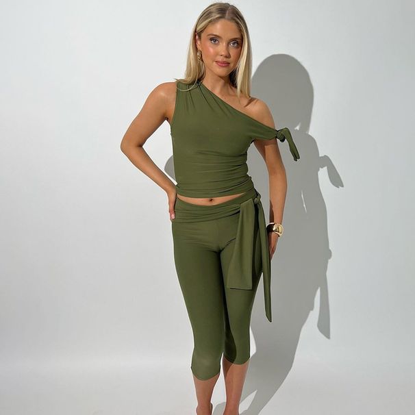 Elegant Off-Shoulder Tie-Waist Slim Fit Shorts Set – Pure Color Two-Piece Outfit For Women_ecoleips.com