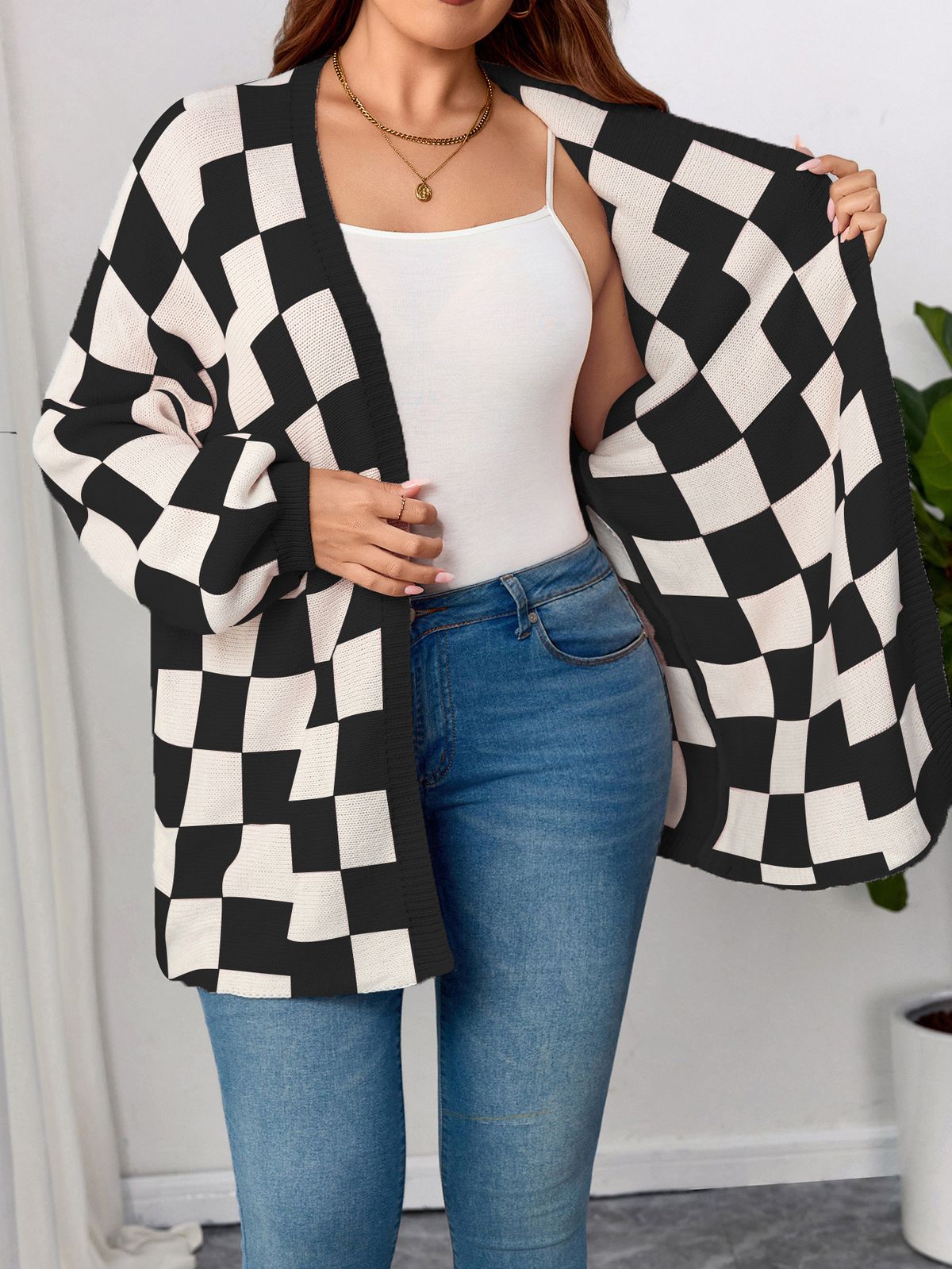 Women's Oversized Checkered Cardigan – Long Sleeve Open Front Sweater In Classic Black & Brown Plaid_ecoleips.com