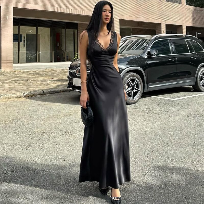 European And American Women's Clothing 2025 Winter New Fashion Sexy Lace Trim Deep V Neck Slim Fit Backless Dress_ecoleips.com
