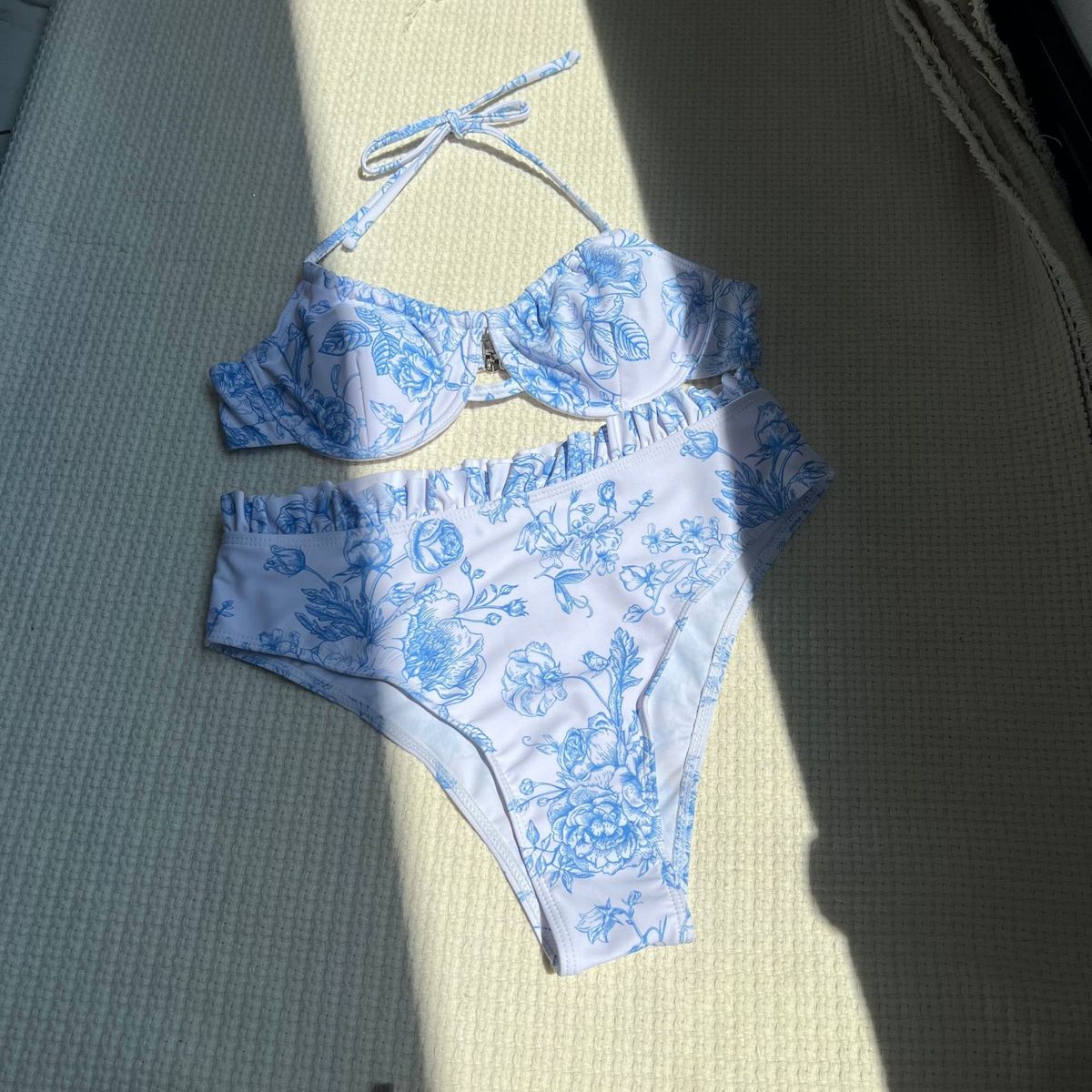 2025 New Women's High-Waisted Floral Bikini Two-Piece Swimsuit European And American Style Cross Border_ecoleips.com