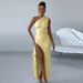 Women's Fashionable Off-Shoulder Gathered Elastic Slit Sleeveless Dress Summer 2025 Sexy Wholesale New_ecoleips.com