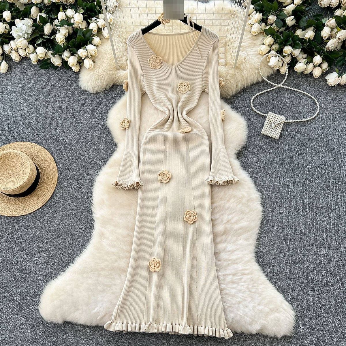 Women's Stylish V Neck Long Sleeved Floral Pattern Dress Slim Fit Inner Layer Sweater Dress Autumn Winter Style_ecoleips.com