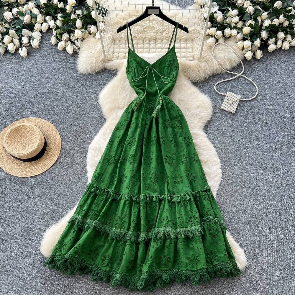 French Style Green Lace Spaghetti Strap Maxi Dress For Women, V-Neck Boho Summer Dress With Ruffles And Waist Tie_ecoleips.com