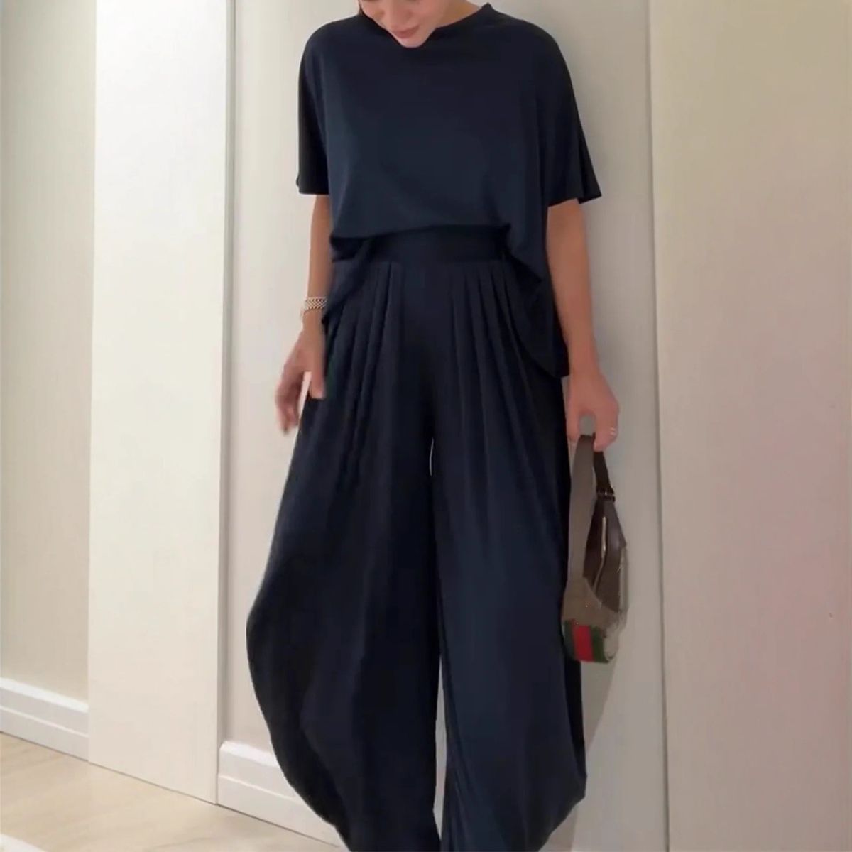 Women's Clothing Solid Color Casual Loose Comfort Round Neck Wide Leg Pants Suit_ecoleips.com