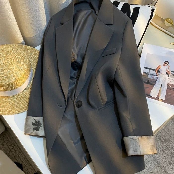 Distressed Grey Blazer For Women – Oversized Vintage-Inspired Jacket With Patchwork Details (Edgy & Luxe)_ecoleips.com