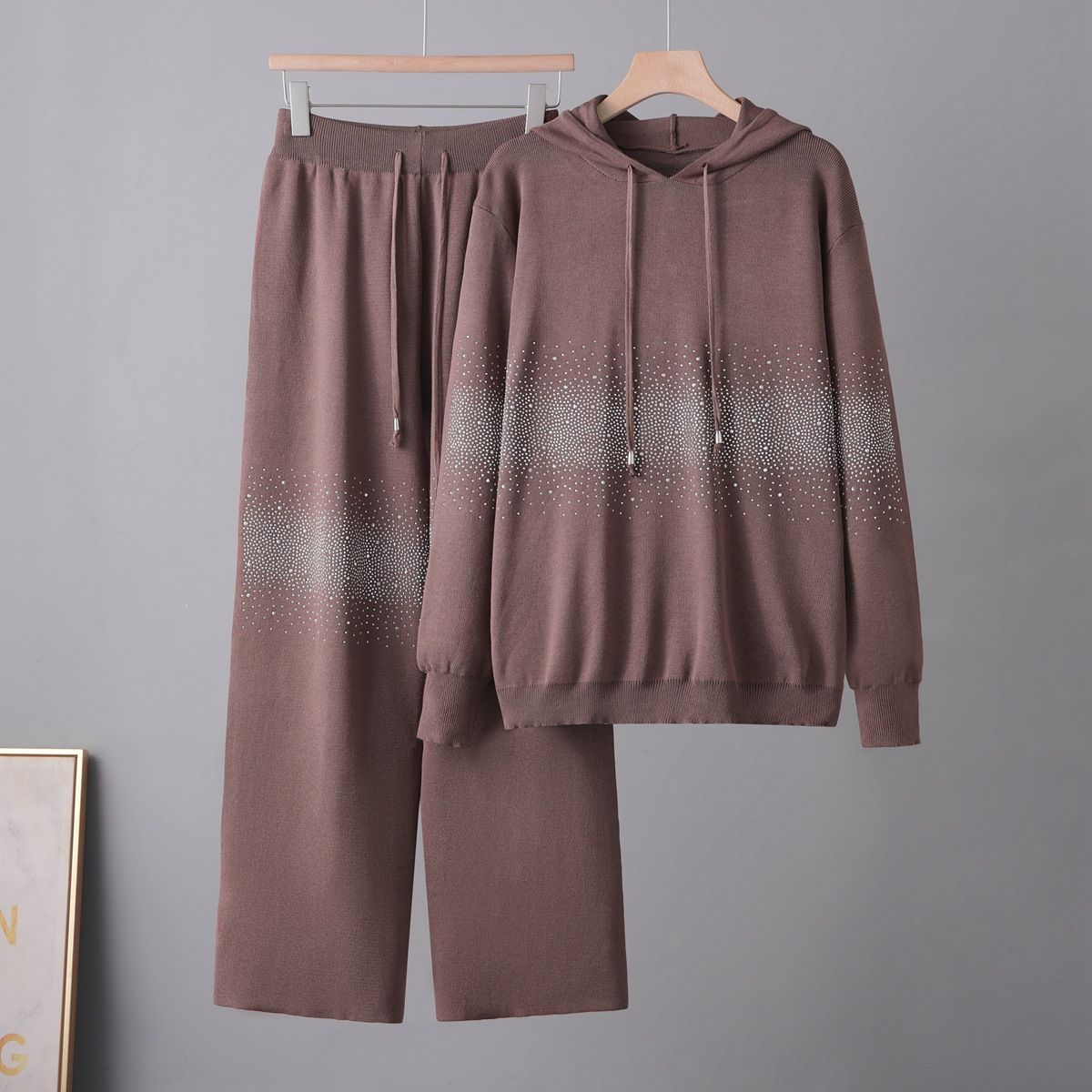 Women's European Style Heavy Duty Rhinestone Long Sleeved Hooded Sweatshirt Set with Elastic Waist Wide Leg Trousers Loose Fitting_ecoleips.com