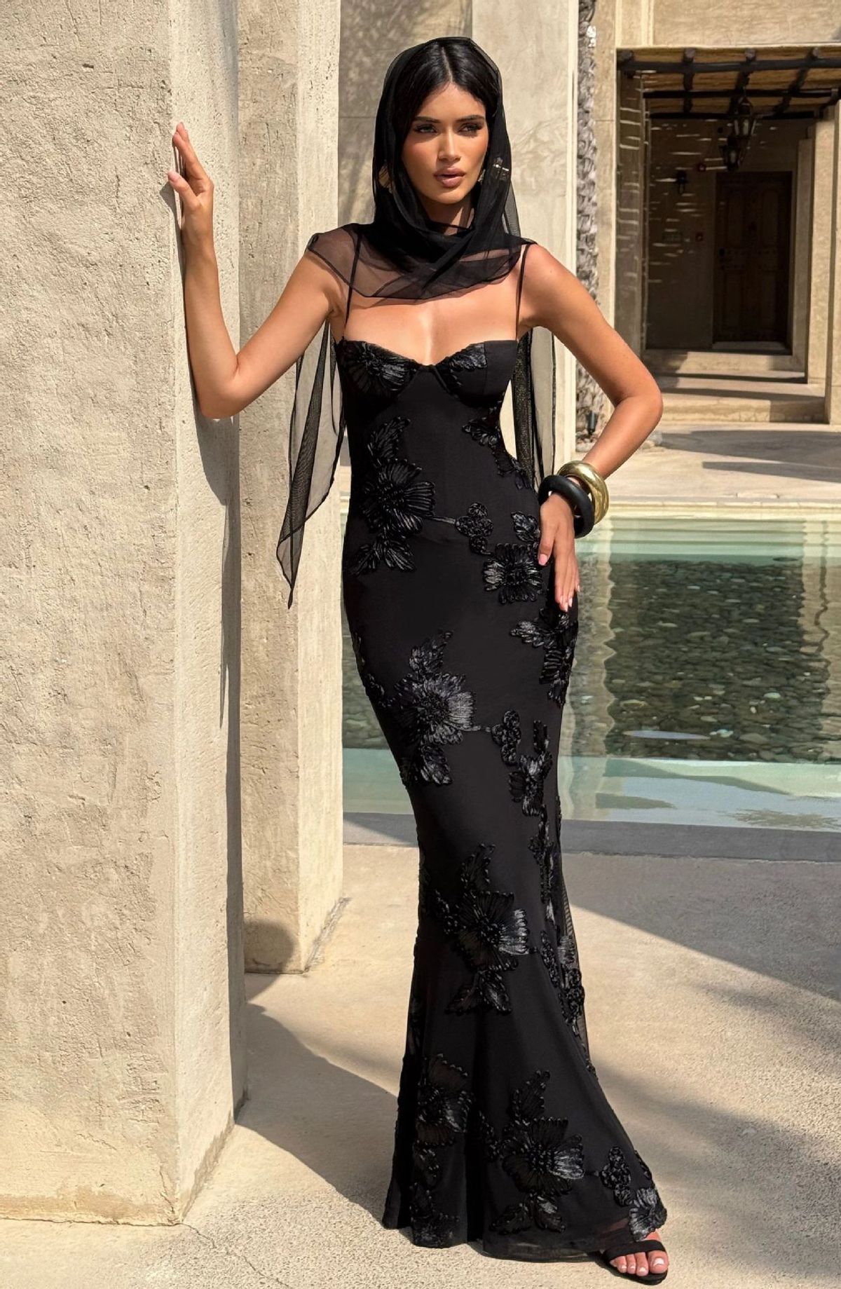 Women's Clothing Elegant Halter Long Dress Floral Embellished Backless Solid Color French Style Fitted Evening Gown For High End Banquets_ecoleips.com