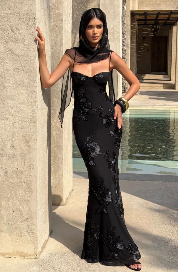 Women's Clothing Elegant Halter Long Dress Floral Embellished Backless Solid Color French Style Fitted Evening Gown For High End Banquets_ecoleips.com
