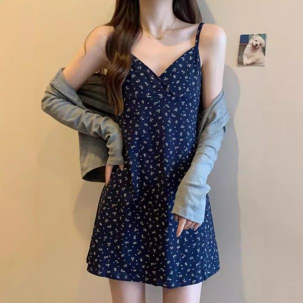 French Style Chic V-Neck Floral Strap Dress For Women With Pear-Shaped Body, 2025 Summer New Age-Reducing Fashion_ecoleips.com