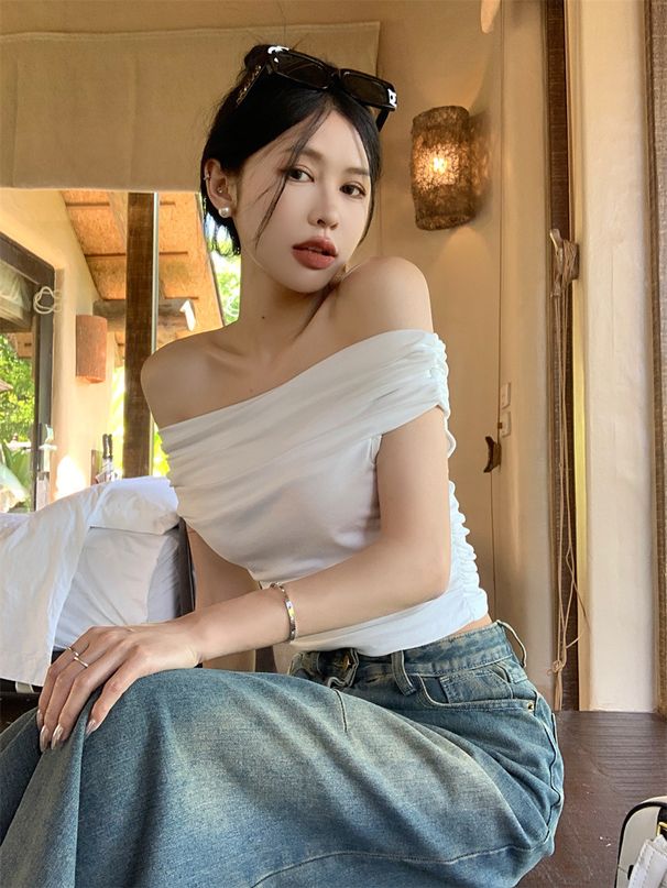 Women's Slim Fit Off-Shoulder Ribbed Stretch Tee Short Sleeve Crop Top Y2K Aesthetic T-Shirt for Summer_ecoleips.com