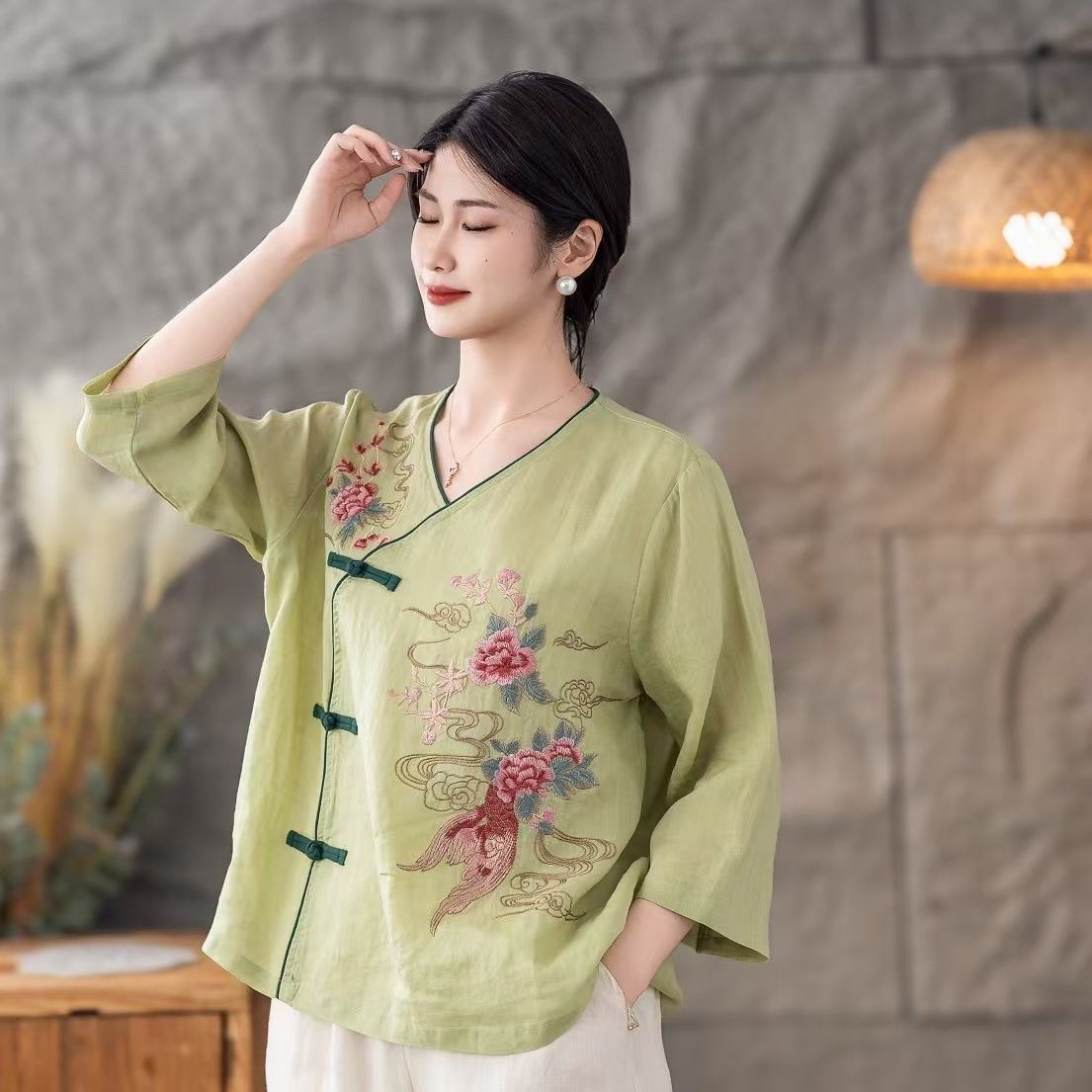 A Traditional Chinese-Style, Retro Cotton-Linen Blouse For Women, Designed For Summer Wear With A Slanted Front Opening,_ecoleips.com