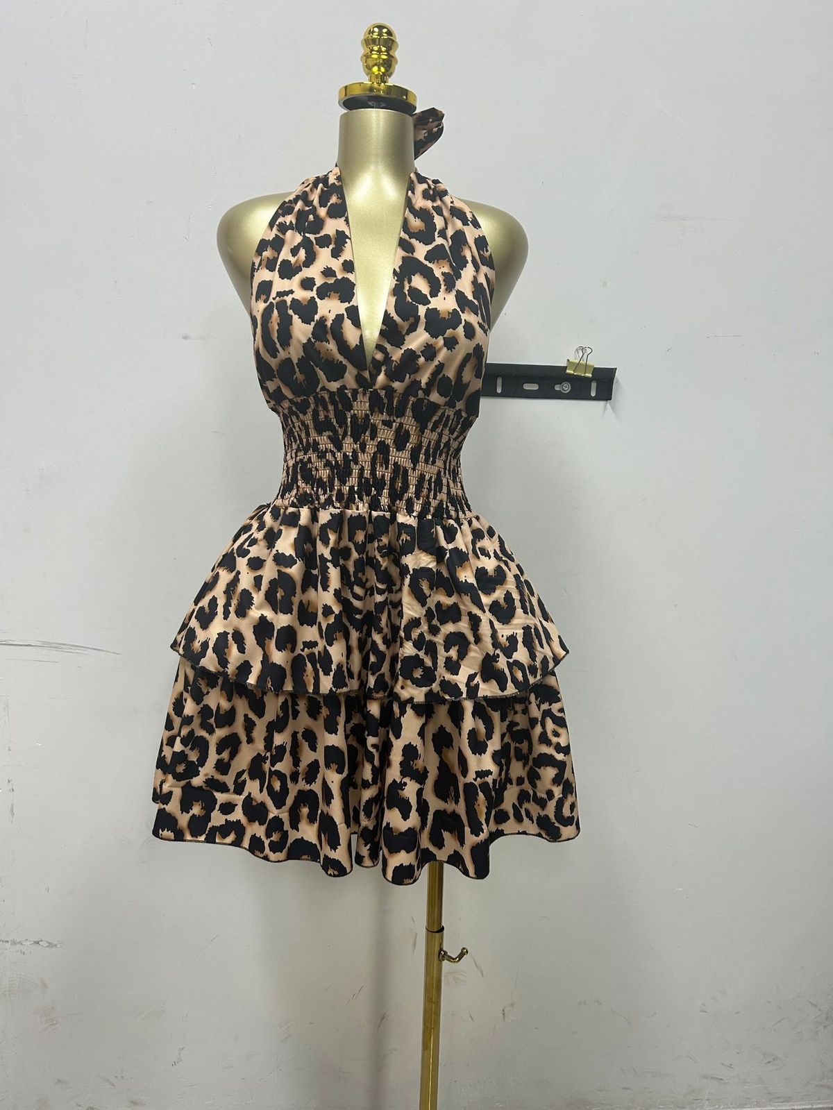K New Sleeveless Hanging Neck Leopard Print Waist Cinched Pleated Puffy Short Dress. No Necklace_ecoleips.com