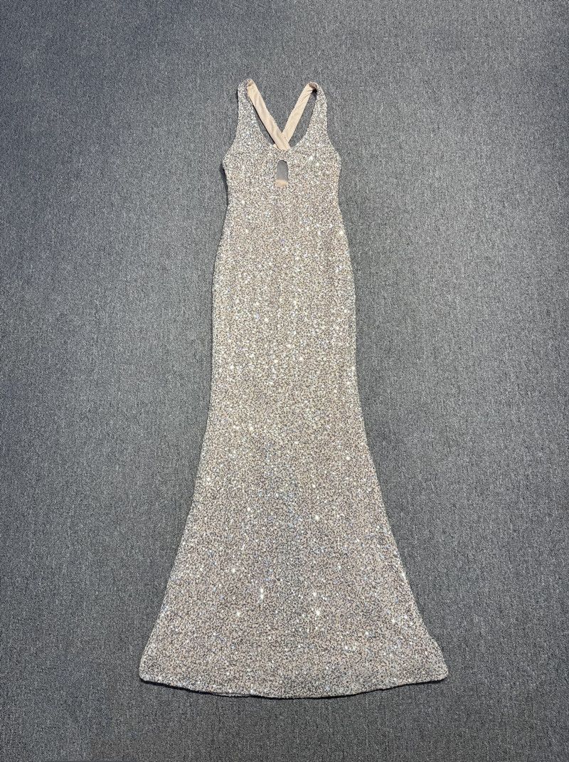Women’s Clothing Glittery Look Elegant And Fashionable Backless V Strap Slim Sequined Tight Sleeveless Hip Wrapped Long Dress_ecoleips.com
