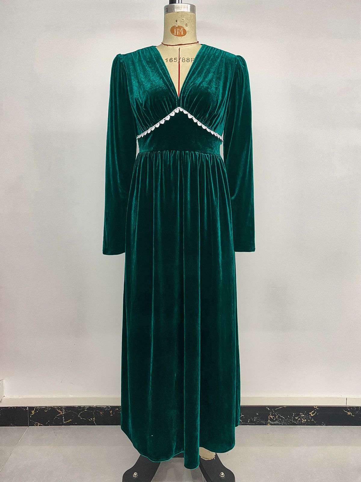 K New Elegant Retro Party Long Dress With Lace Patchwork V-neck Dress_ecoleips.com