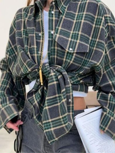 Retro-Style Versatile Lapel Loose Shirt, Autumn Plaid Long-Sleeved Pocket Women's Shirt_ecoleips.com